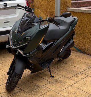 Zontes 125x Scooter Nueva Verde + Casco