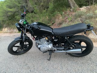 Moto Naked Negra cafe racer,scrambler