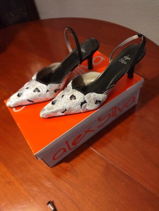 Zapatos de fiesta Alex Silva bordados