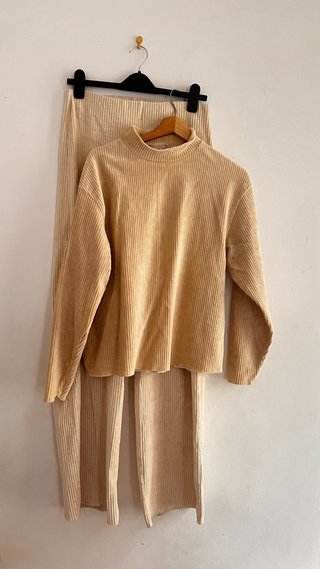 Conjunto Mango de Pana Beige