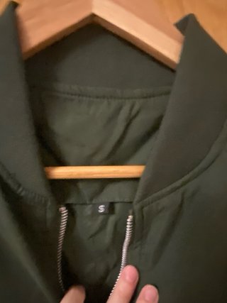 Chaqueta bomber verde ligera