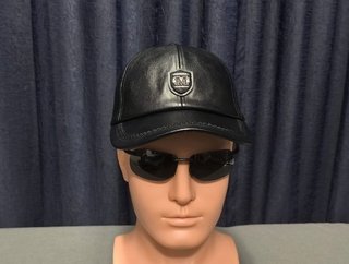 Gorra Trucker de Polipiel Negra