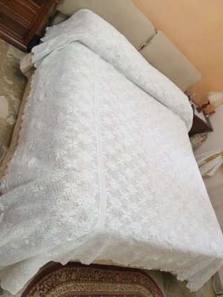 Coperta matrimoniale uncinetto fatta a mano.