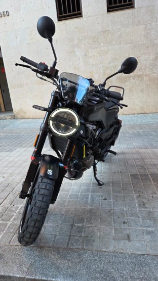 Husqvarna Svartpilen 125
