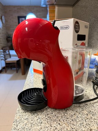 Cafetera Dolce Gusto DeLonghi Roja