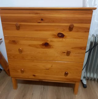 Armario de madera con 3 cajones
