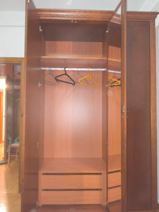 Armario de Madera de Tres Puertas Cama de 1,05