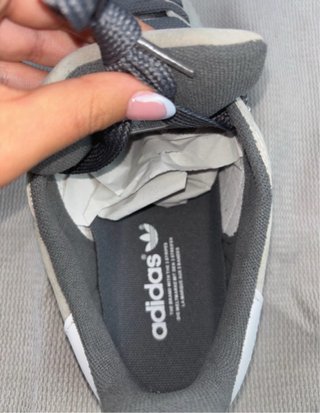 Zapatillas Adidas Campus 00s Gris y Blanco