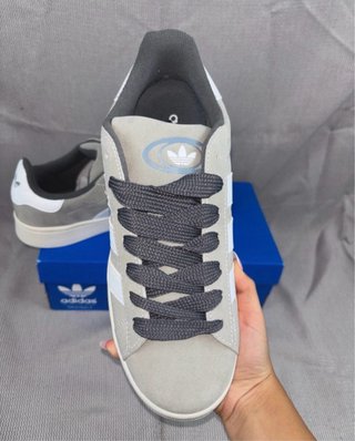 Zapatillas Adidas Campus 00s Gris y Blanco