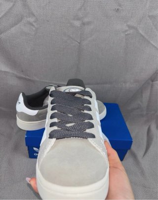 Zapatillas Adidas Campus 00s Gris y Blanco