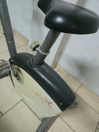 Bicicleta Estática Compacta