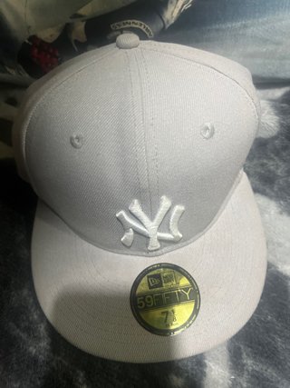 Gorra New Era NY Gris