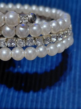 Pulsera Avon Perlas y Piedras Adaptable