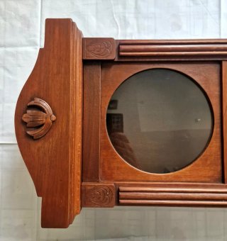 Mueble antiguo para reloj de pared