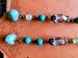 Pendientes largos artesanales turquesa y cristal