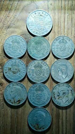 Monedas: Media Corona y 2 Chelines Británicos