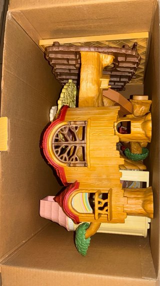 Casa del Árbol Sylvanian Families + Figuras
