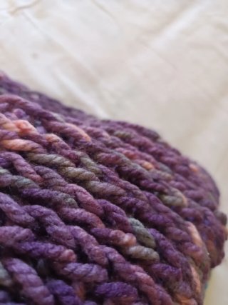 Lote de 4 bufandas y 1 gorro de invierno