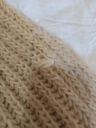 Lote de 4 bufandas y 1 gorro de invierno