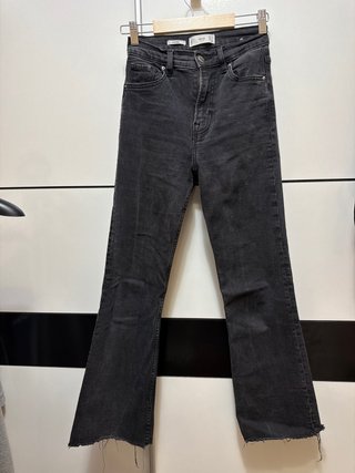 Pantalones vaqueros Mango negros talla XS