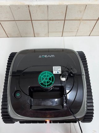 Robot Limpiafondos Inalámbrico WYBOT