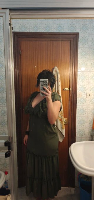 Vestido Largo con Vuelos Verde Oliva