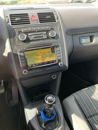 Volkswagen Touran cross  2012