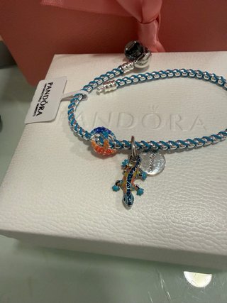 Pulsera Pandora Azul  El precio es la pulsera solo