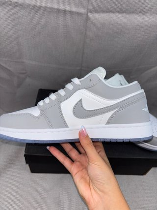 Air Jordan 1 Low Blancas y Grises