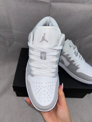 Air Jordan 1 Low Blancas y Grises