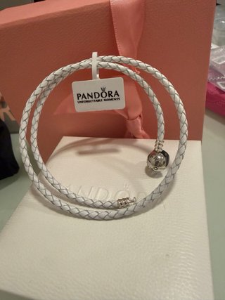 Pulsera doble Pandora dorada y blanca