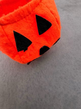 Cesto de Halloween com 2 Brinquedos de Corda