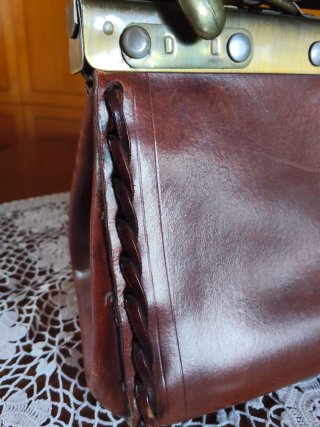 Borsa in cuoio stile dottore