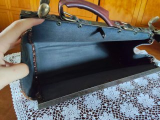 Borsa in cuoio stile dottore