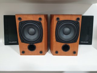 2 x Altavoces Wharfedale Marrones