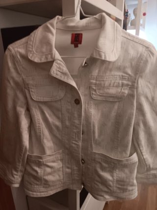 Chaqueta tipo tejana blanca