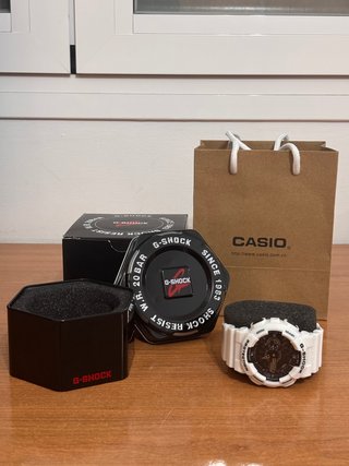 Casio G-SHOCK GA-110 Blanco – Nuevo sin uso