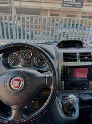 Fiat E-Scudo Negra ocho plazas.