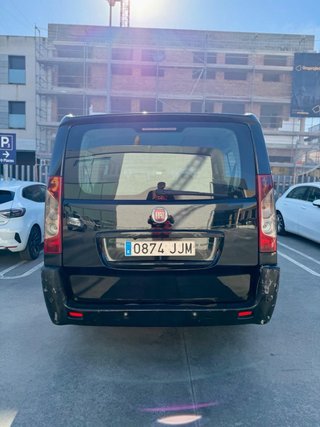 Fiat E-Scudo Negra ocho plazas.