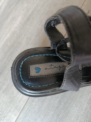 Sandalias Mustang Negras Plataforma