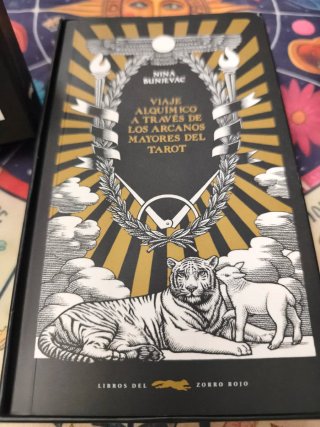 Los Arcanos Mayores del Tarot - Nina Bunjevac
