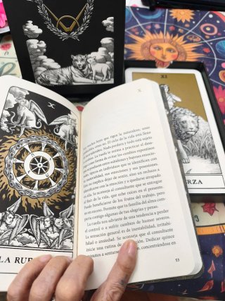 Los Arcanos Mayores del Tarot - Nina Bunjevac