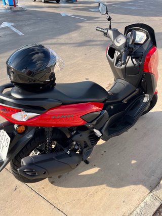 Yamaha Nmax 2024 Roja