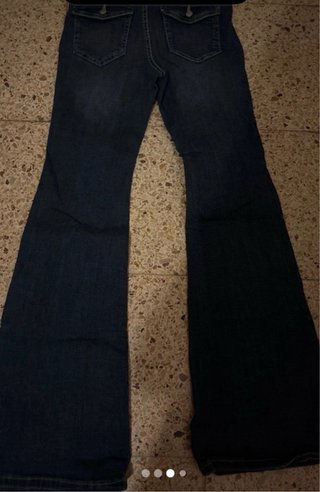 Pantalón acampanado tiro bajo