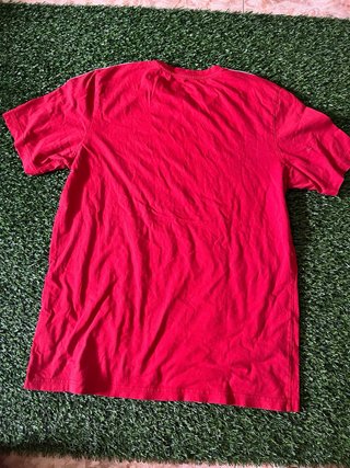 Camiseta Adidas Roja con Rayas Blancas