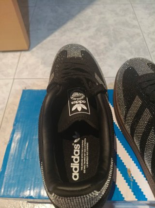 Zapatillas Adidas Negras con Brillos