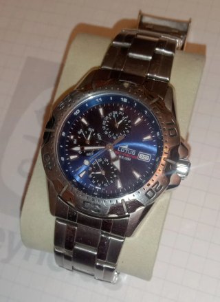 Reloj Lotus Plateado Multifunción Resistencia 100m