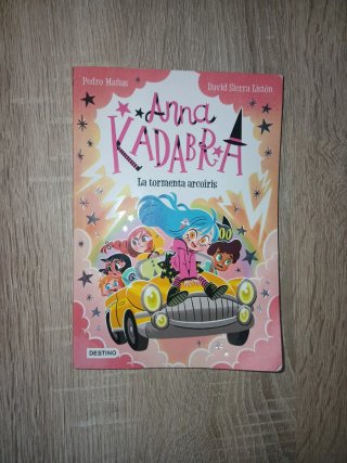 Libro Anna Kadabra: La tormenta arcoíris