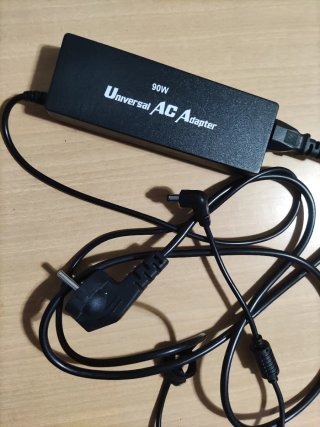 Cargador Universal 90W