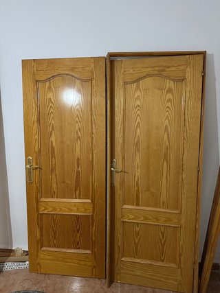 2 Puertas de Madera con Marco
